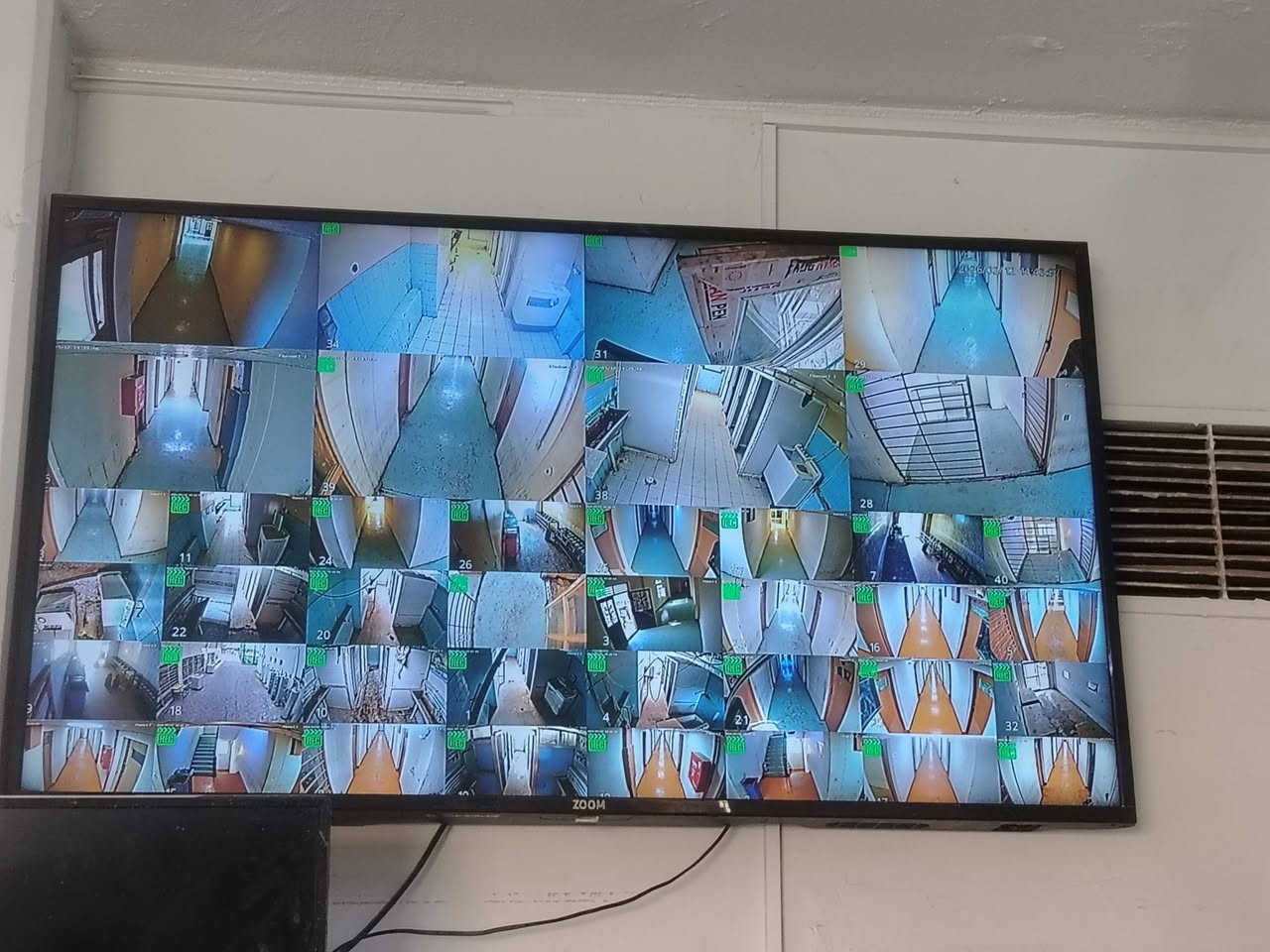 تنصيب و صيانة كامرات المراقبة بكافة انواعها.
داخل النجف الاشرف فقط.
 للاستفسار وتساب. ***********
