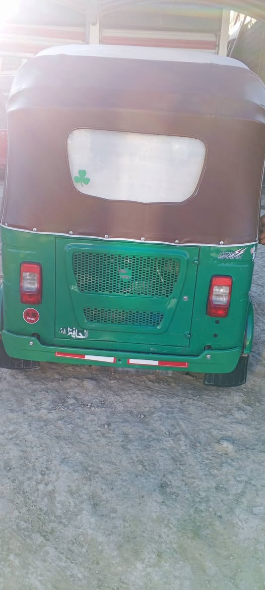 يالله سلام عليكم تكتك للبيع موديل 21 نضافه فول وخير من الله كل نقص مابيها بسمي تحويل  ثاني يوم سعرها 8200 وبيها مجال مكان ديالى شراي اتصل اني مكلف بل نشر ***********
