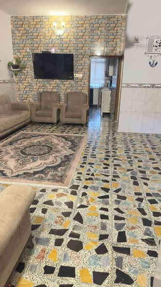 بسم الله الرحمـٰن الرحيم
🏠دار للبيع طابو زراعي🏠
الموقع البلديات منطقة حي التراث المساحة 175 متر طابقين 
صالة
اربع غرف نوم وغرفة خامسة مخزن 
صحيات 3
مطبخ حار وبارد
يبعد عن الشارع العام 100 متر منطقة مرتبة ومتوفرة كل الخدمات
السعر 295 مليون وبي مجال للشراي
 ملاحضة أني مكلف بلنشر
للاستفسار مع صاحب الدار ***********
