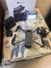 وبركاته يتوفر الدرون العملاق dji MAVIC 3 PRO  كامل الملحقات نظيف جدا ج...