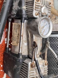 كمبريسر هواء شغال ومآبيه اي شيء للبيع السعر 55وبيه مجال تواصل  ماسنجر ...