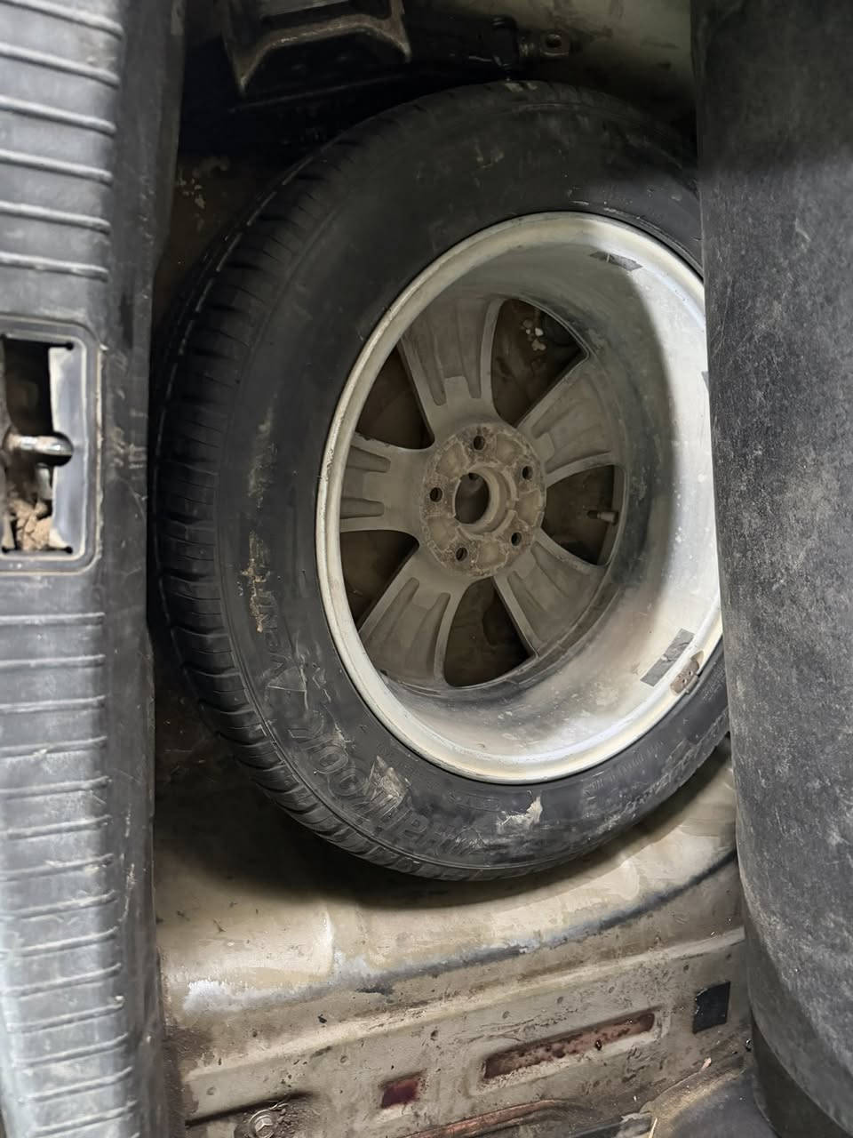 السلام عليكم للبيع سوناتا موديل 2007 رقم بغداد دولي بسمي فول مواصفات لمتيدمحرك 6 3300كير محرك تبريد تتفه صدره كلش حلو تخم تاير بدون حادث بيه جراد مكانه حي الجهاد الاطباء السعر  83قفل  ***********
