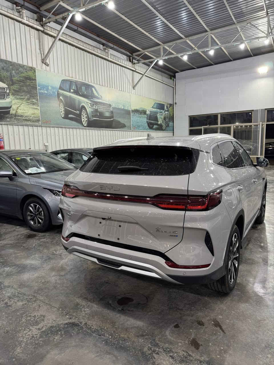 BYD SONG PLUS 2025 كامل ملحقات 🔥
لون اسمنتي المميز
شركة تاج الدين لتجاره السيارات🚗✅
--
نتعامل ( بيع - شراء - مراوس - تسليم فوري )
--
للاستفسار يرجى الاتصال على الارقام الاتية 
☎️ مدير المبيعات ***********
السعر 32 مليون--
عنوان الشركة📍.. بغداد - معارض البياع الشارع الاول
شركه تاج الدين لتجاره السيارات
