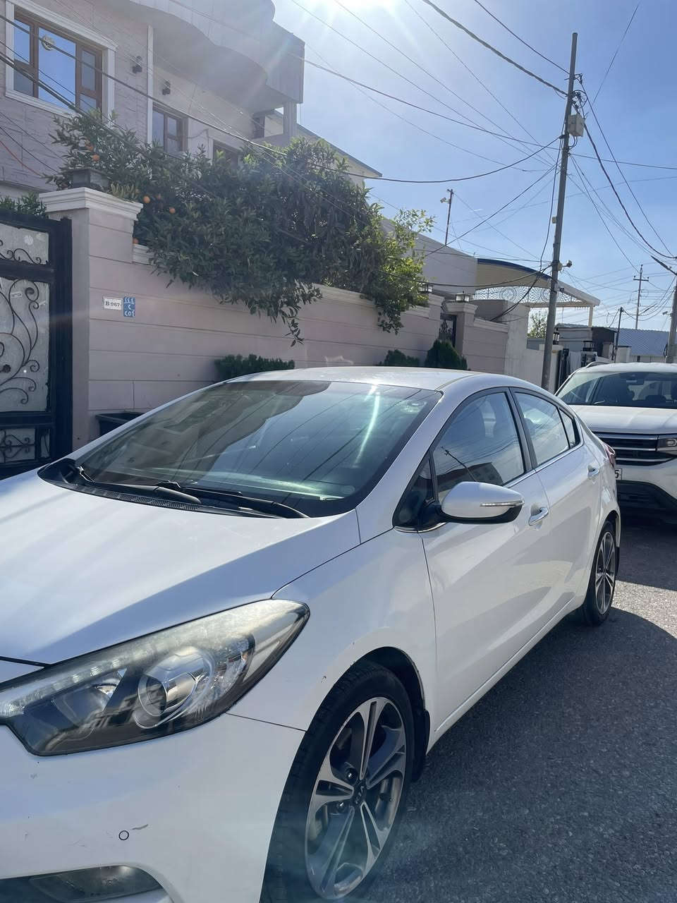 السلام عليكم كيا سيراتو 2014 المواصفات نص فول 
الضرر قطعتين
ماشيه 190 الف
گير اوتو
محرك 1600
حساسات امامي وخلفي
الشراي يتصل عل هذا الرقم
***********
المكان اربيل
