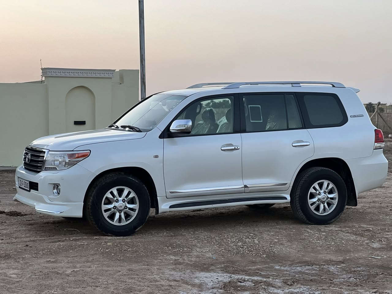 السلام عليكم لاندكروز للبيع2009 ستينيه فول مواصفات سيارة حيل نظيفه  للاستفسار اكثر الاتصال على الرقام التاليه ***********/***********
