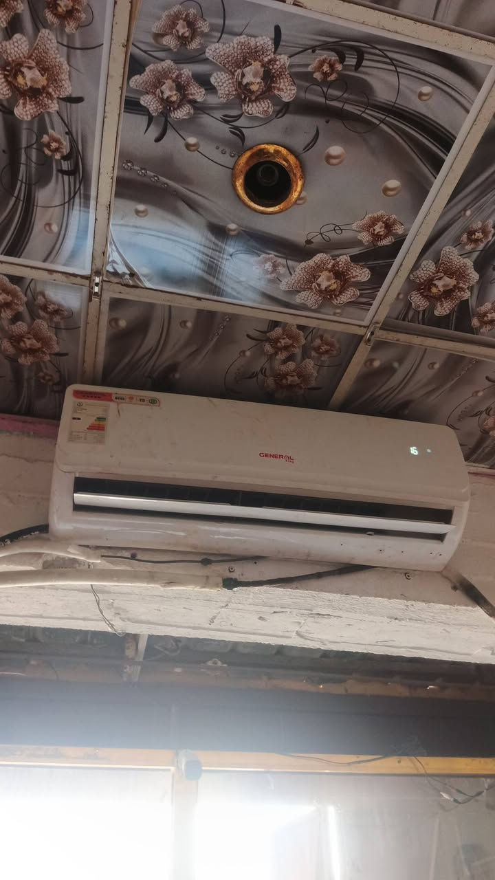 سلام عليكم عندي غراض أسواق ثلاجات4 ومجمده1 وعارضه مال اجباس4 وعارضه مال اندومي حديد1 وسفينه مترتين1 وسبلت طن ونص1وميز1 ورف جكاير1لاستفسار على رقم ***********
