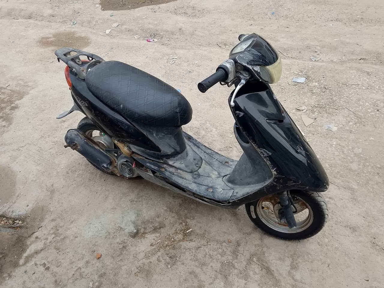 سلام عليكم دراجة للبيع شغالة نكره مكينه خير من الله السعر 180 وبيها مجال ***********
