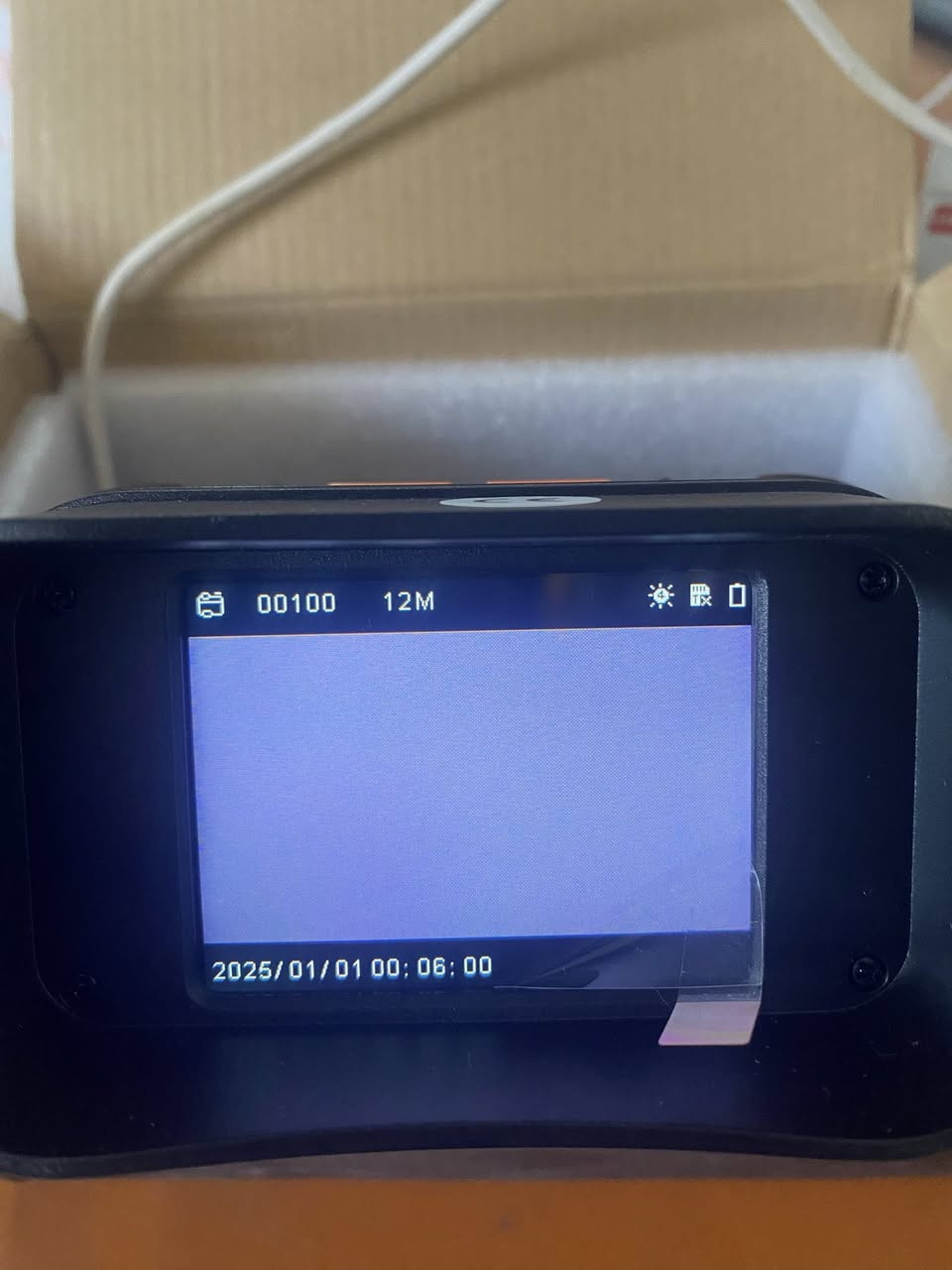 منظار ليلي
هذا الجهاز هو منظار رؤية ليلية رقمي، ويشار إليه في دليل المستخدم بالرقم 328. 
يستخدم تقنية الأشعة تحت الحمراء للتصوير في الظلام.
يتميز بوجود شاشة عرض مدمجة لرؤية المشاهد مباشرة.
غالباً ما يدعم التقريب الرقمي لتكبير الأهداف البعيدة.
يأتي مع ملحقات مثل حزام للرقبة وشاحن.


**إذا كنت صاحب هذا الإعلان وتريد حذفه لأي سبب، رجاءا أرسل رسالة إلى الدعم الفني**