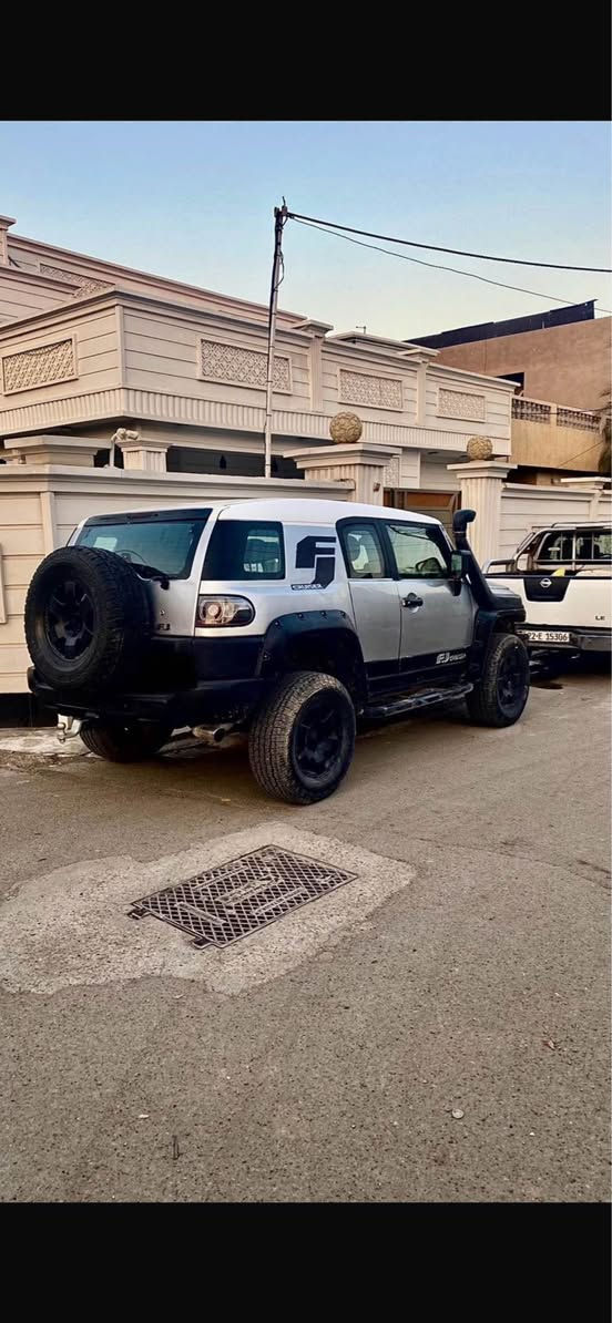 اف جي 2007 وارد امريكي السياره مصبوغه عام عدا القمارة شاصي بلاد بيه جاملغ السايق مبدل وبابتين السكن السيارة جاهزه مناقصه شي كير ومكينه خير من الله بلاديات 
للتواصل *********** بغداد, العراق
