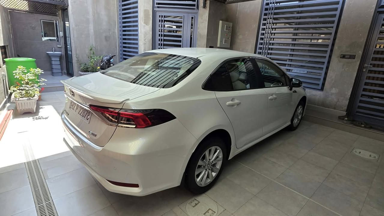 سلام عليكم سياره كورله 2025ساز بانزين فول مواصفات كفاله عامه جكه ابره ماكو ماشيه 3500 زيرو بعده سياره بعده بالضمان تبديل الدهن على الشركه الرقم ***********
