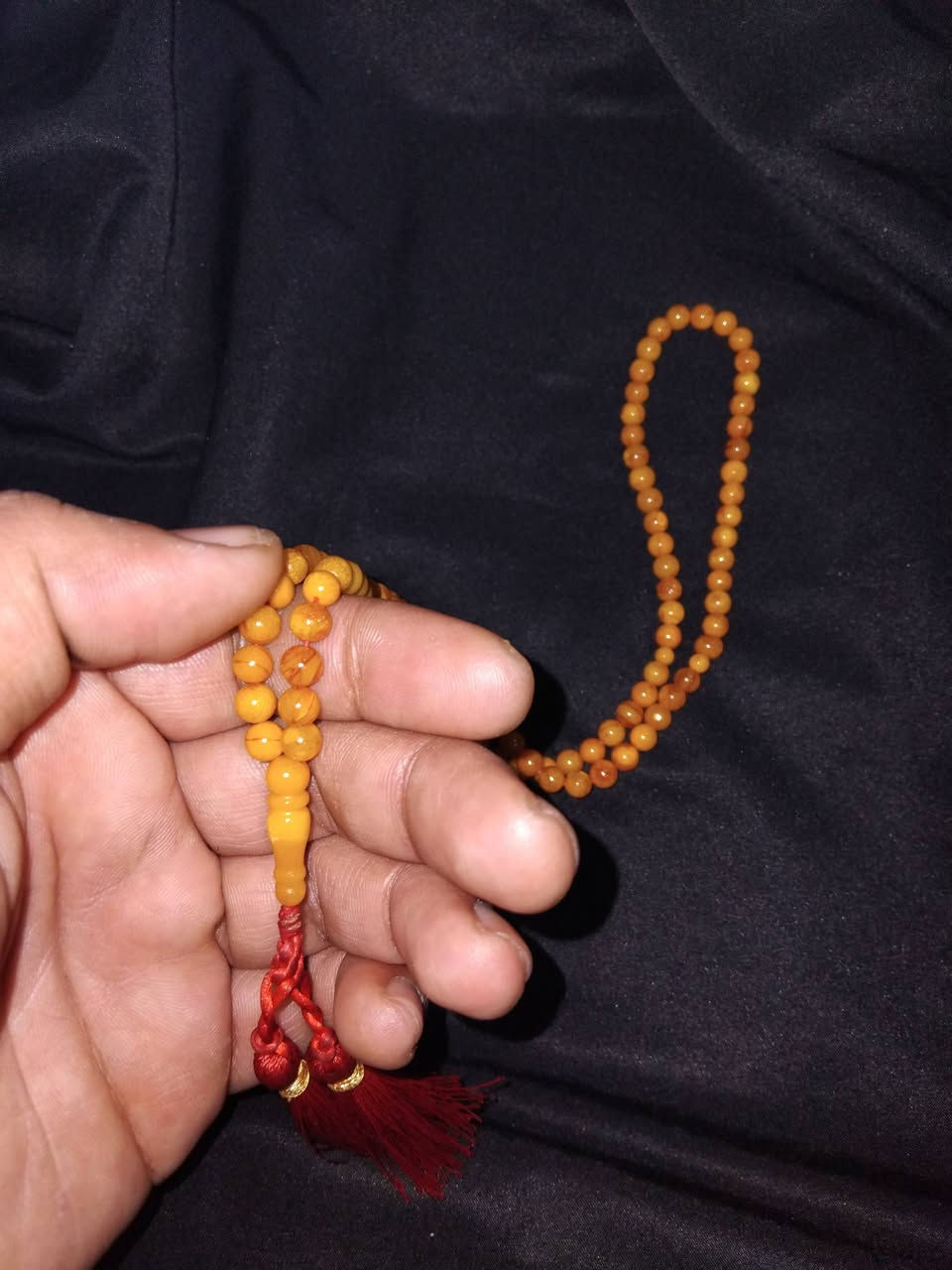 سلام عليكم 
سبحه كهرب بالوني شرط العدد الخرز 101 الوزن 10 غرامات 
السعر خاص.            او اتصال 《***********》
