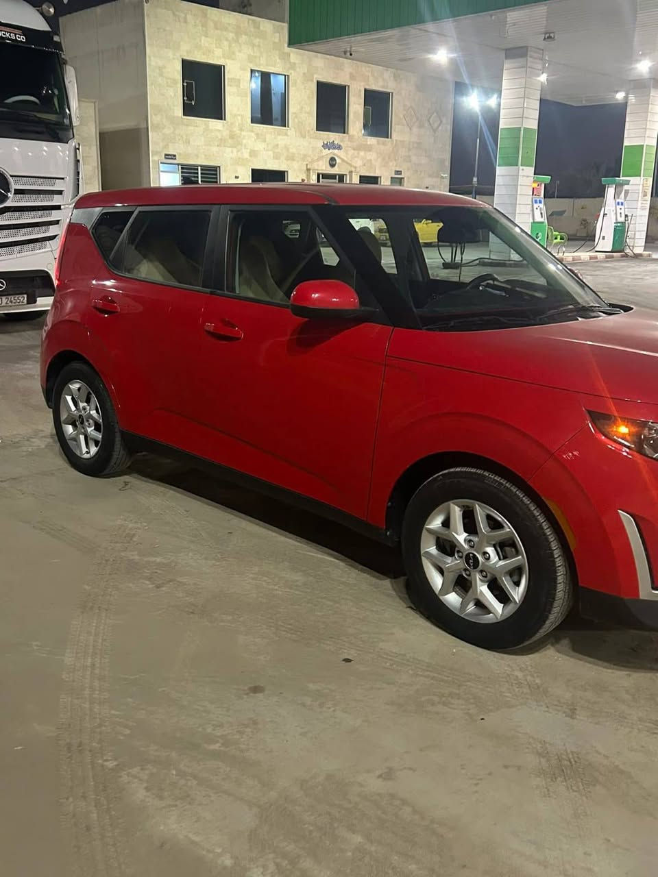 السلام عليكم كيا صول موديل 2023 مشيه 30  حادثه قطعه وحده امبدله والجاملغ بارد سياره جاهزه على اخر حبايه عنواني بابل للستفسار اتصل على الرقم ***********لن مو مكلف بل نشرر
موصفاته مال S رادارات امامي وجانبي وخلفي 
توقف ذاتي امامي وجانبي وخلفي 
تحديد مسار +قياده ذاتيه
تثبيت سرعه 
شاشه الدشبول دجتل 
تحكم استيرن جهتين 
اوتو ستار وبعد بيه هم مواصفات
سعر  150$
