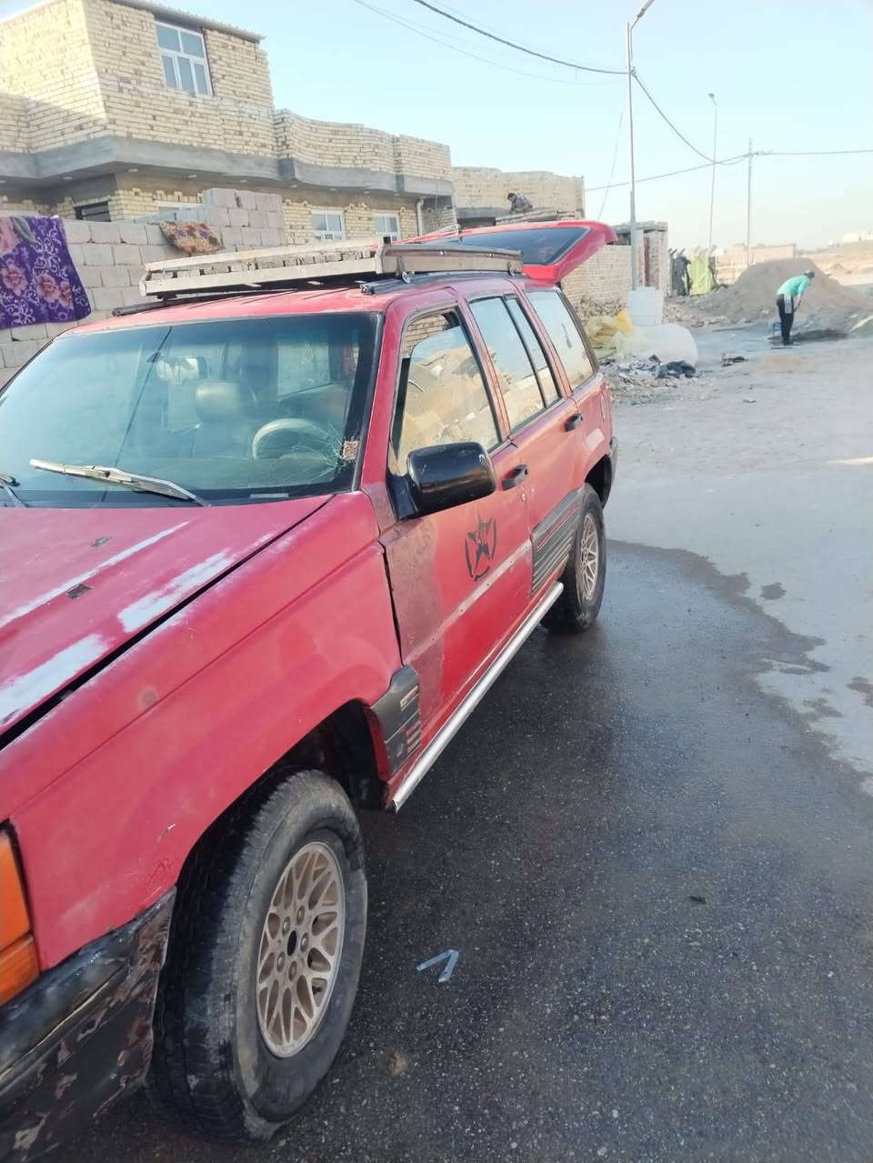 جيب كراند ٩٣ سنويه ٢٩ نواقص بطاين وفلنجات يتبدلن ***********
