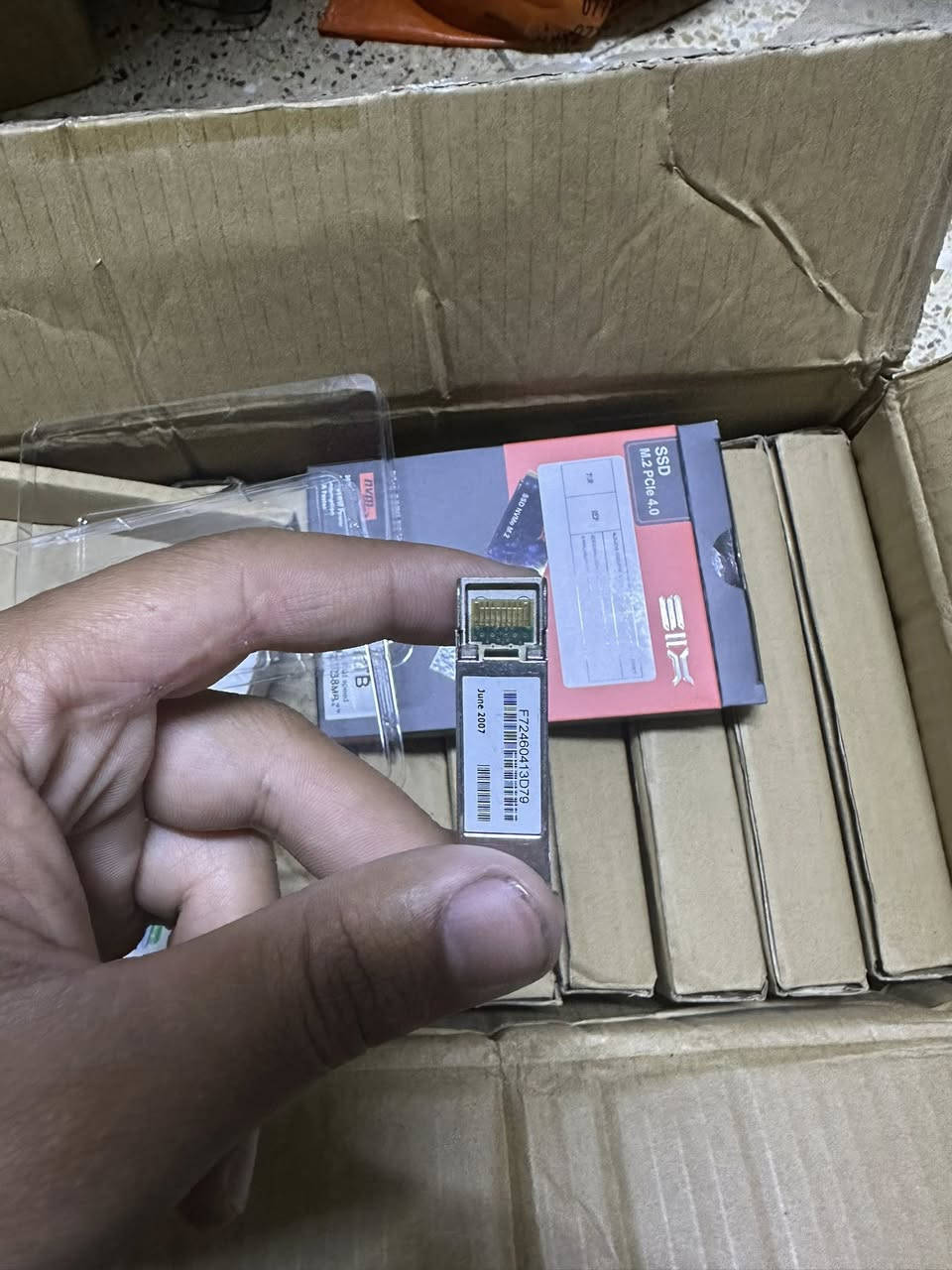 سلام عليكم
طلعتلي ١١ قطعه مكتوب عليها SSD 1 TB
بس ماعتقد هارد 
سعر القطعه ١٠ الف


**إذا كنت صاحب هذا الإعلان وتريد حذفه لأي سبب، رجاءا أرسل رسالة إلى الدعم الفني**