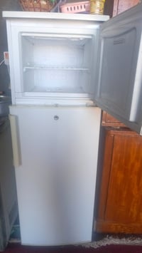 ثلاجه لبيع  سعر خاص  علق  وناجيك ٠٧٨٥٥٩٧٦٩٢٧