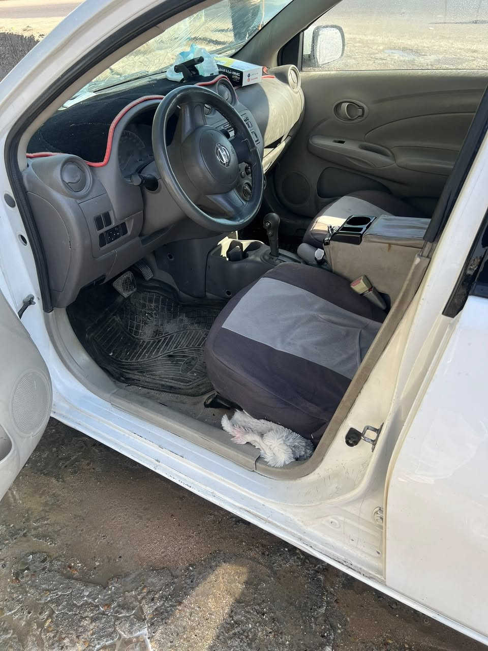 متومه وجاهزه من كلشي 
كصه جنطه السعر ٤٤ 
مكاني بصره

***********
