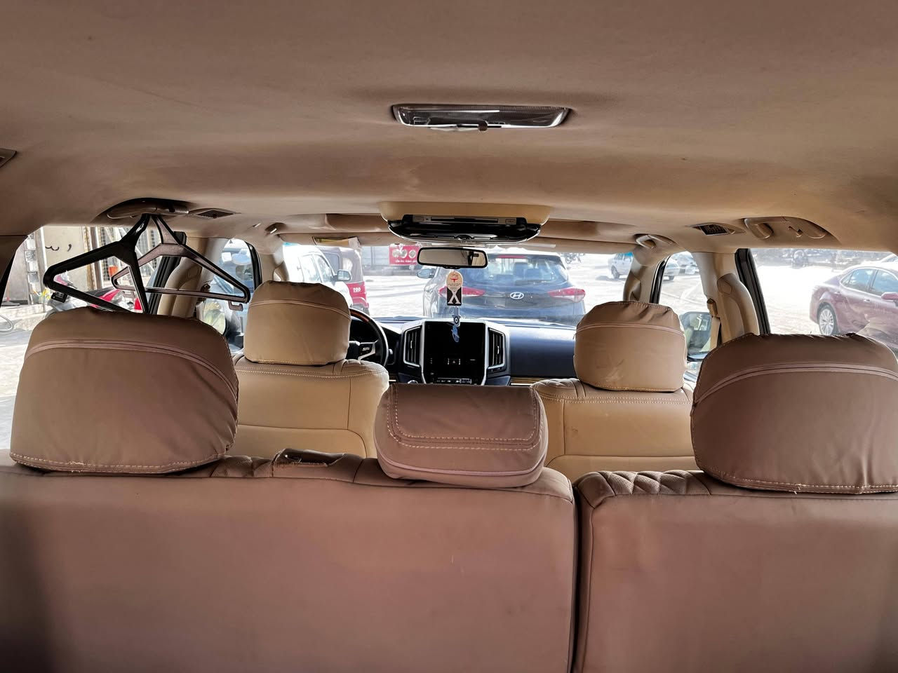 لاندكروز موديل 2008 محدثه كامل 2020
شرط الفحص بس تحديث بدون حادث مكفوله من كلشي 

جاهزه على اخر حبايه رقم بغداد بسمي شخصاً 

تخم تاير تبريد كير مكينه حداديه كله جديد 

مابيه نقص برغي والسياره احلى من الصور 

مكاني بغداد البياع الشرطه الخامسه 

متواجد واتساب 

***********
