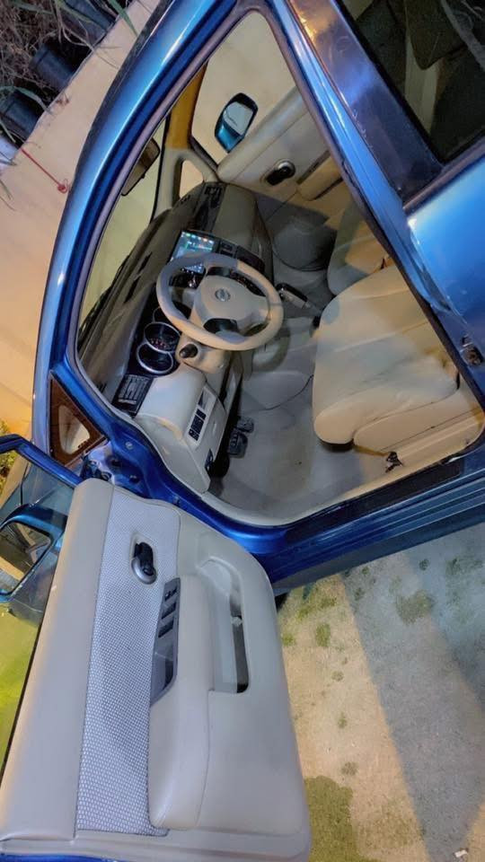 السلام عليكم نيسان تيدا للبيع موديل٢٠٠٧ سنويه بااسمي هزه جديده سياره مكينه كير مبدل جديد راديترات جدد صدر امامي خلفي جديد درام شفت جدد باتري وقاعده فيت بم كله مبدل  جديد مسويله ادامه كامله  بس مشط بي صوت بطسه سياره مصبوغه عام بيه ضربه بجاملغ الخلفي وتعديل بالقماره  رايده ب ٦٧ وبيه مجال رقم تليفون ***********
