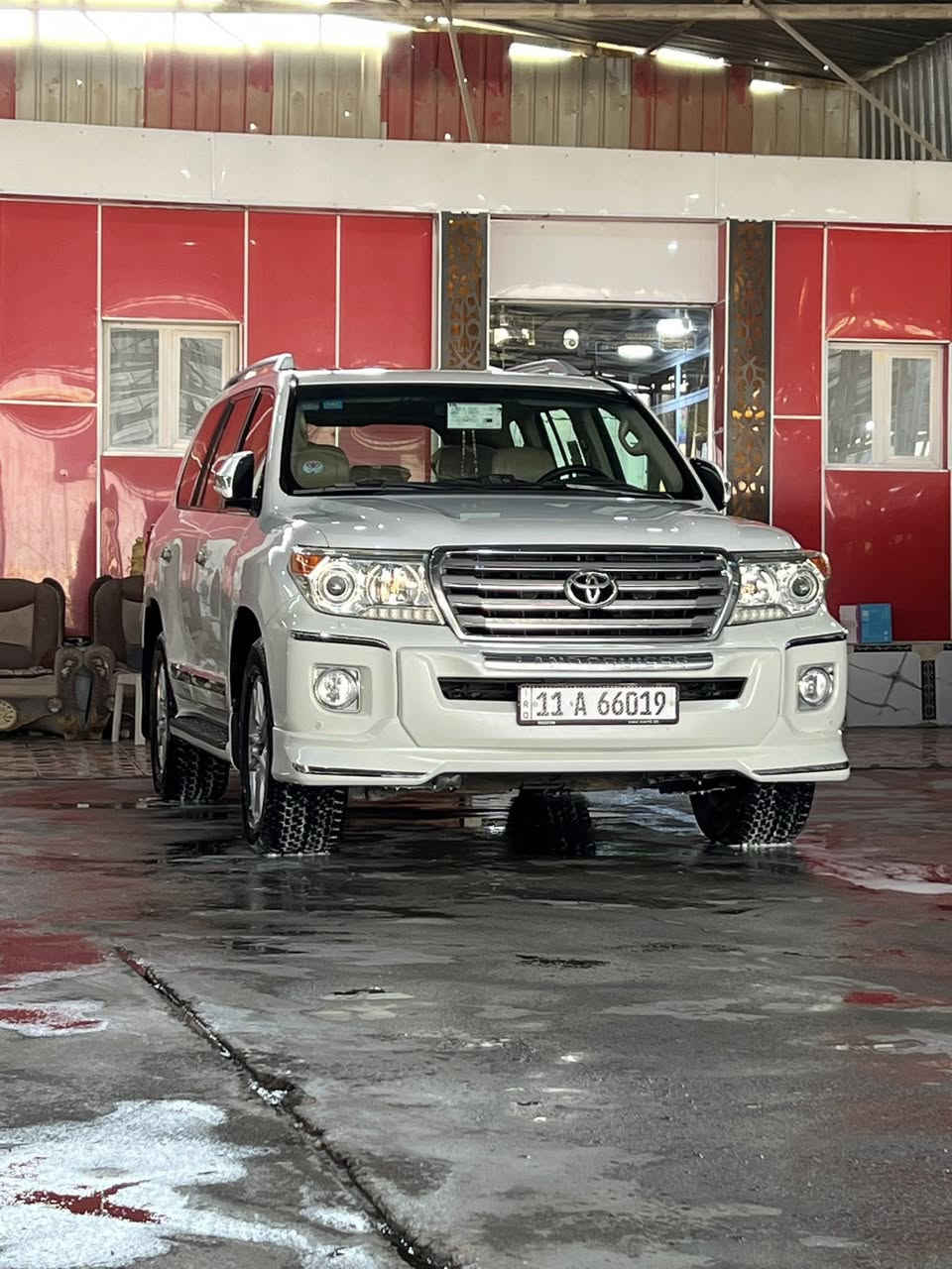 السلام عليكم
للبيع فقط 
لاندكروز 2012 فطيم 8 سلندر /4600
رقم بغداد بأسمي شخصياً 
مكفولة من الضربة والصبغ والتبديل والبارد والفتح 
ماشية 191 الف كم 
تخم تاير جديد وادامة منضومة بنزين من بلكات وفيت بم ونوزلات ودهن كير كله جديد 
السعر 370 وبيها مجال بسيط جداً 
ماعاجبك السعر اعبرها ان شاء الله تحصل غيره 
المكان الناصريه 
هـ ***********
