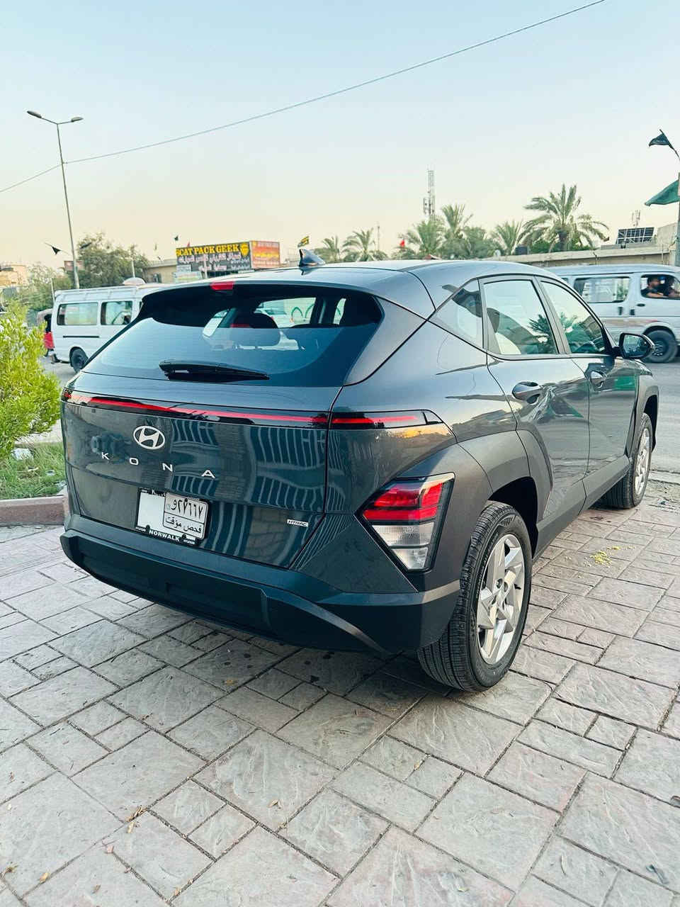 السلام عليكم
للبيع. كونا 2026
 وارد  ماشيه 2 الف فقط زيرو بعنى الكلمه
محرك 2000 دوش  المرغوب
دخول جديد بدون رقم 
الحادث فقط  بارد بلبنيد شويه وبجاملغ شويه

بدون شواصي 
بندون ايرباك
كير محرك مكفول 
الموصفات 
تحكمات ستيرن جهتين
شاشه كبيره متصله كيجات دجتل
فور ويل
بصمه 
بصمه ابواب
رادر امامي
رادرات جوانب
 مانع انزلاق 
مانع انحدار 
اوتو ستوب
هند بريك بصمه
ويلك بي 
ثلاث انظمه قياده
كامره دواره
السعر  163 وبيه مجال بسيط

التلفون ***********
