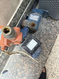 تحيه طيبه ماطورات ماء إيطاليه عدد 2 مع بوستر شغالات لكن سحب بيهن ضعيف ...