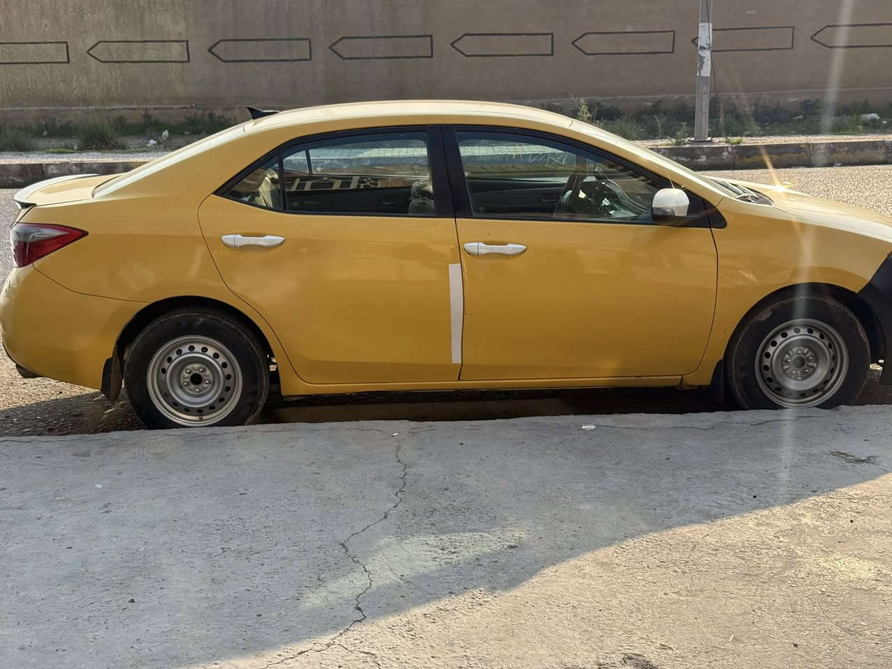 السلام عليكم كورلا 2015امريكي حادثه بابين عكس السايق معمرات نفسهن مكينه كير حداديه تخم تاير وياله كله جديد رقم بغداد باسمي تحويل ثاني يوم السعر 123وبيه مجال العنوان بغداد التاجي ***********
