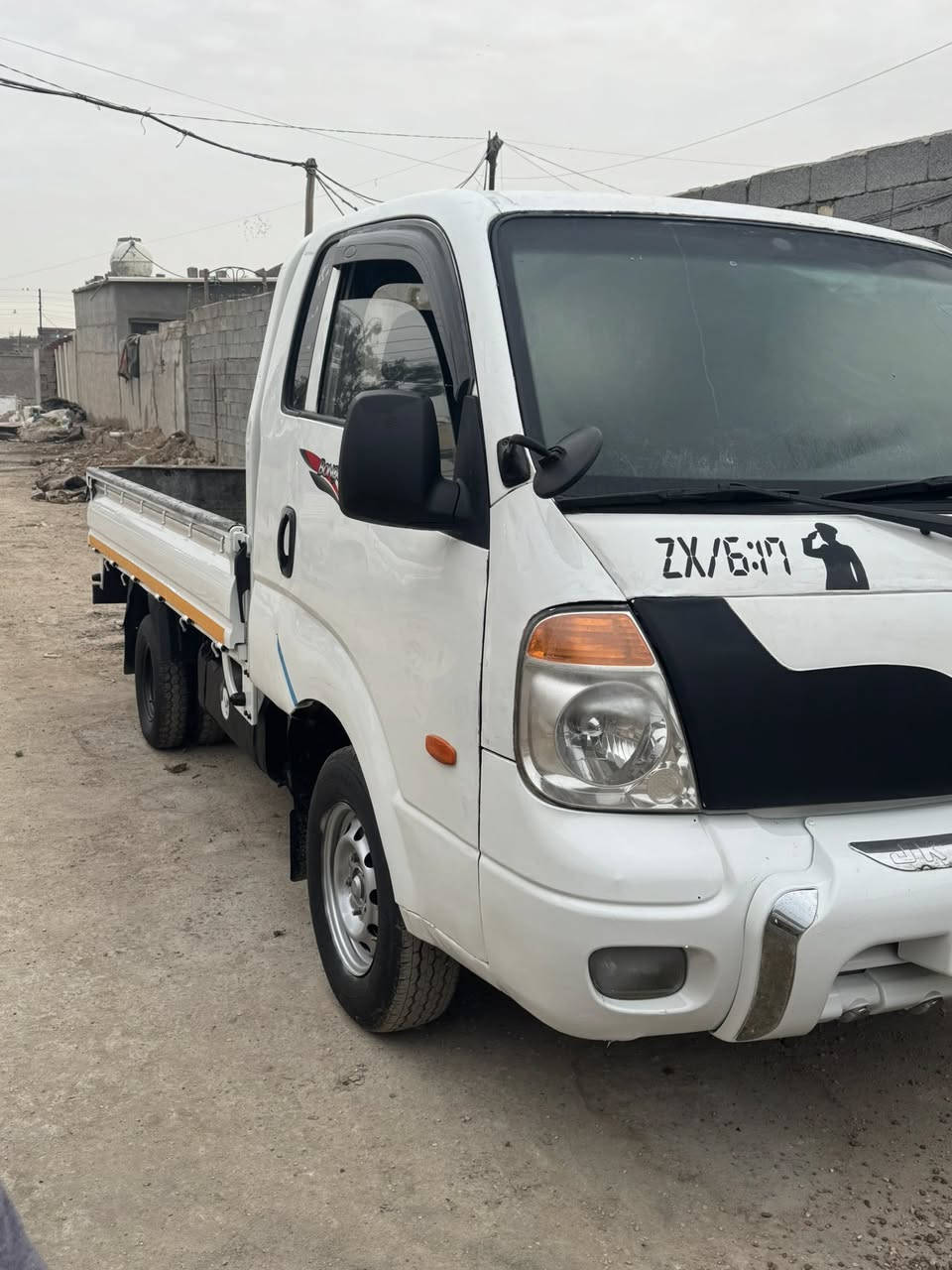 سلام عليكم كيه للبيع مسكر بم ونوزل موديل 2006 رقم بغداد إنكليزي بيه صبغ دواير ودوسات تخم تايرات كير اكسن شاصي مكفول سعر 85 وبيها مجال سياره جديده وحلوه مال جناي رقم الهاتف *********** المكان بغداد
