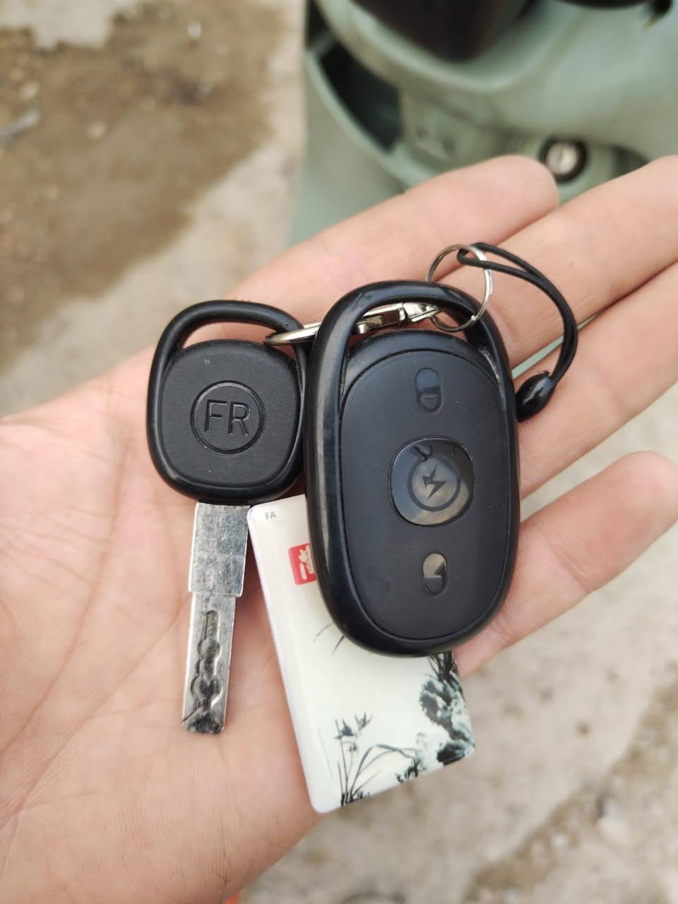 دراجه شحن
كامل استخدام قليل 
275الف وبيه مجال 
بصمع وكارت ومفتاح
شاحنه اصليه 
بغداد المشتل 
***********
