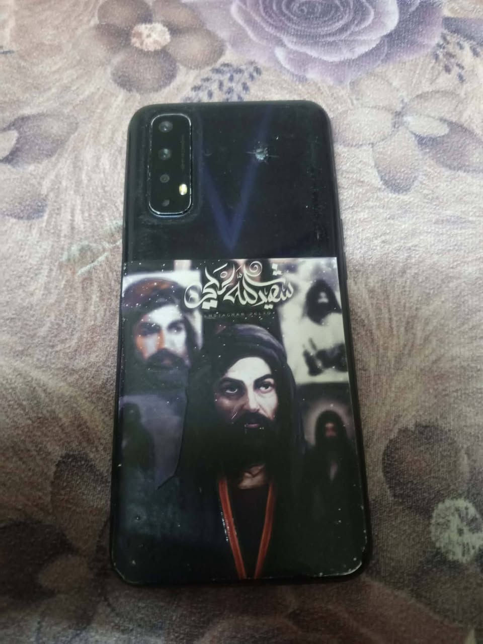 ريلمي 7مبدل شاشه اصليه وبيه فطر من جوه  شرط كلو شغال مكاني موصل جانب الايمن سعرو 55 وبي مجال...... ***********
