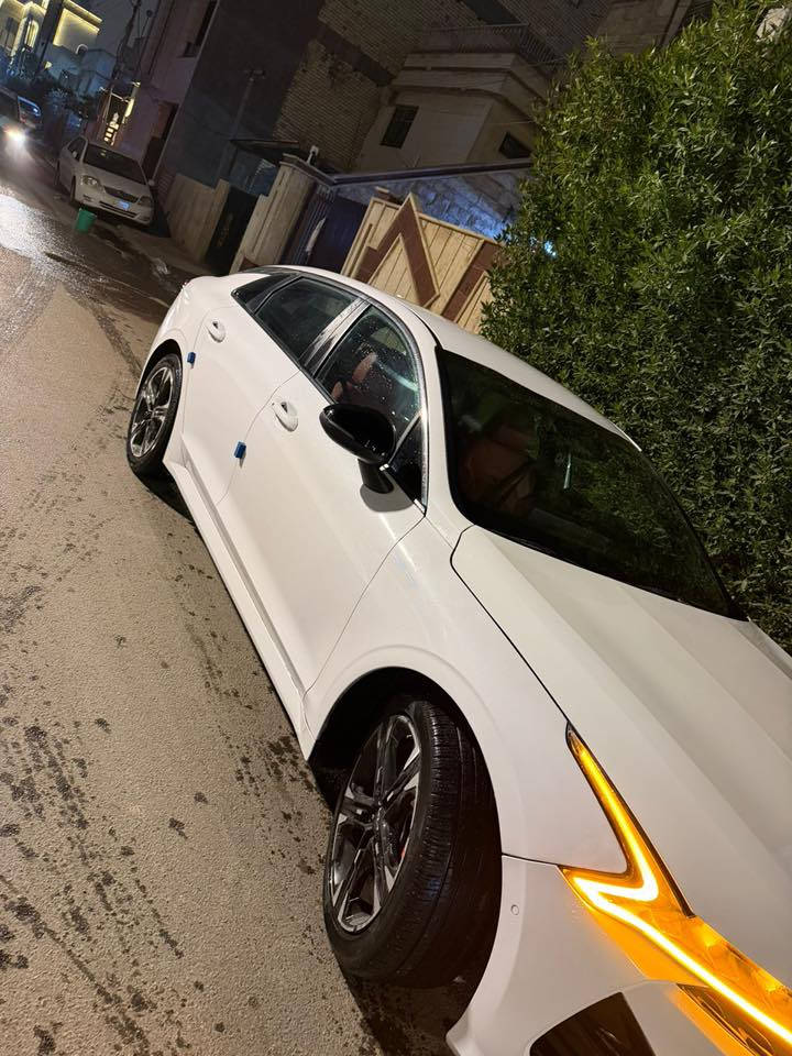 سلام عليكم k5 موديل ٢٠٢٣ جي تي لاين فول مواصفات عدى الفتحه ضرر جاملغ وبنيد بدون داخل مكان المنصور السعر ١٨٣ ***********
