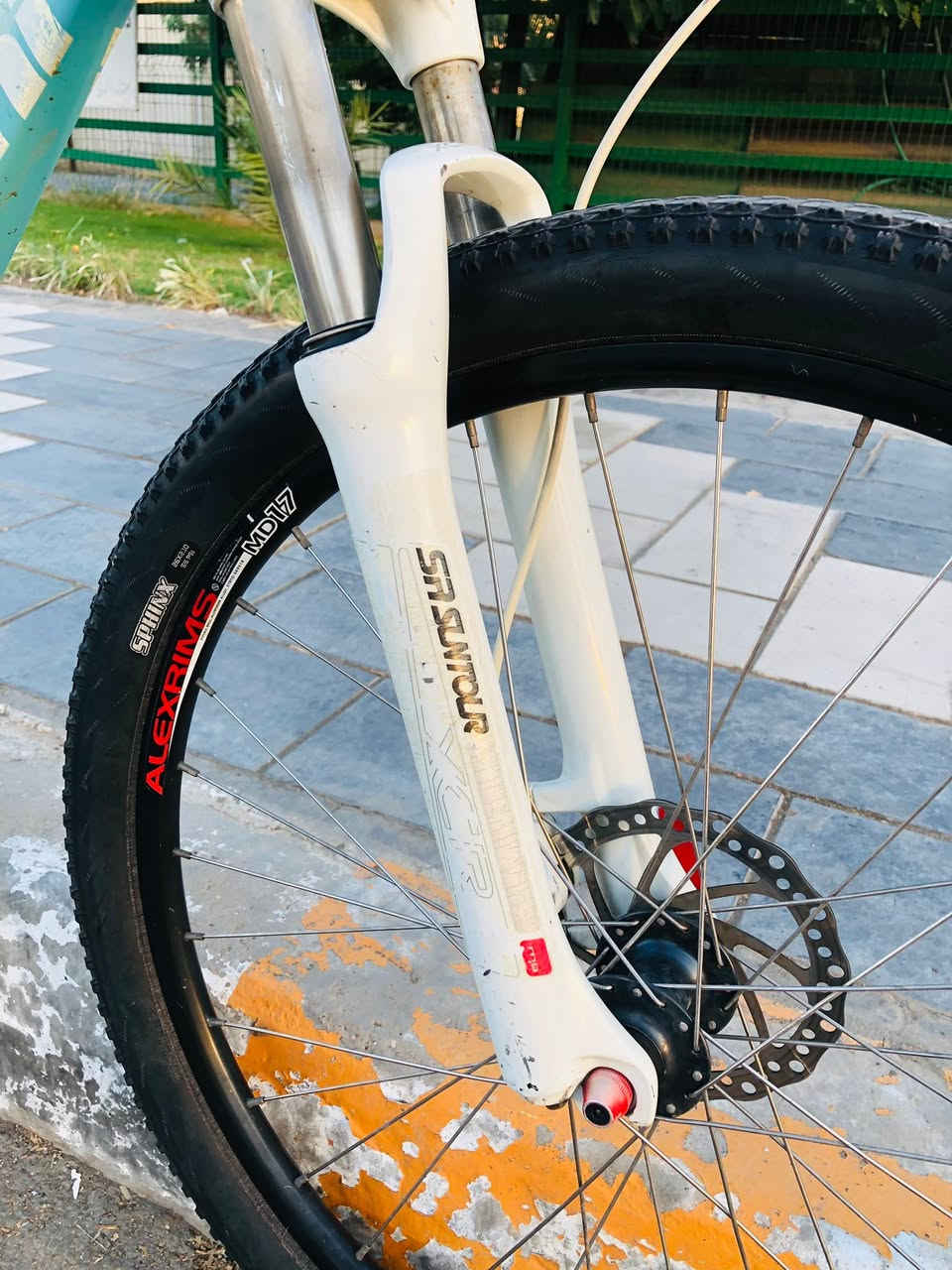 السلام عليكم دراجه جبلي ماركه KUMA 5500 bianchi الايطاليه
حجم الدراجه 26  فريم عالي
دبل SR SONTOUR XCR 
سستم  شيمانو 2*10 ديور بالكامل عدا العقرب SLX
ستيرن ماركه fsa 
صينيه وذراع ماركه fsa
بريكات shimano m445
اطارات كتان
بطيخات deore xt
 
الدراجه للبيع او للمراوس مكاني بغداد شارع فلسطين 

***********
