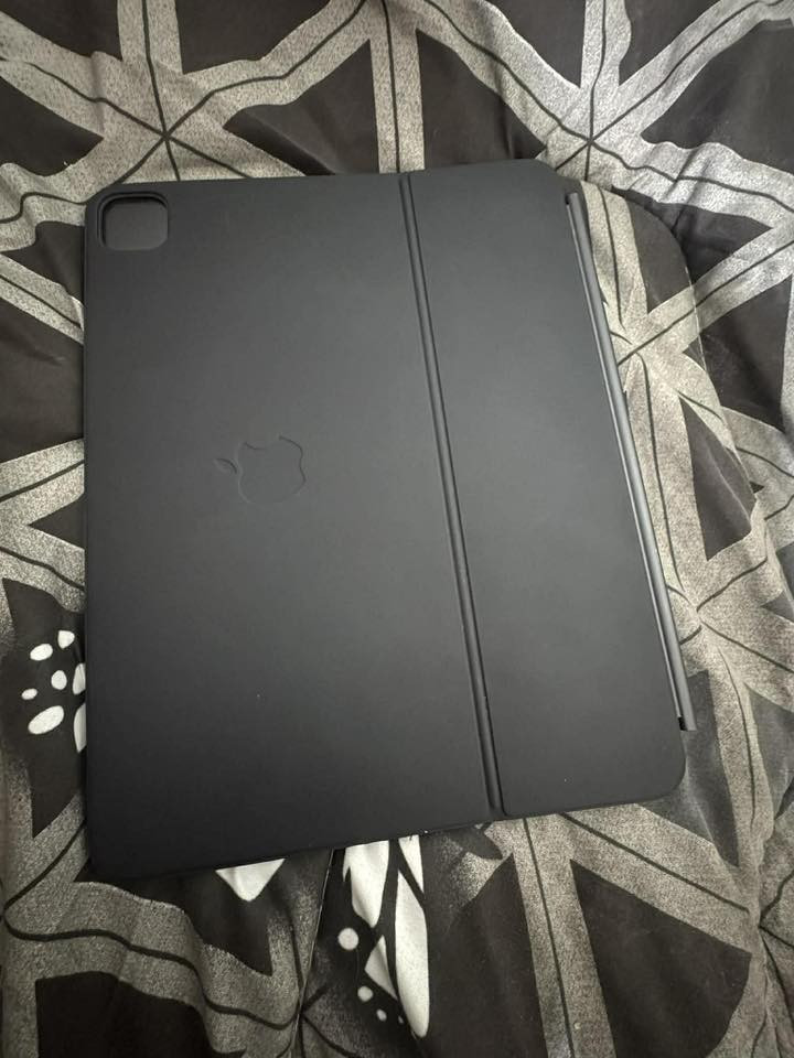 السلام عليكم
ايباد....13
M4
بطاريه🔋99
ذاكره 256
نضافه 💯 
كامل ملحقات كيبورد اصلي من ابل+ قلم يدعم راحت اليد من شركه ANKAR+ كفرين دفتري السعر مليون 500 قفل بدون عمله غالي عليك اعبر المنشور واني خادمك الزغير 🤍🫶🏽

للتواصل***********
مكاني بغداد الحارثيه
