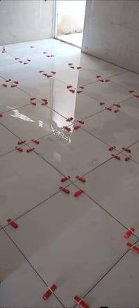 خلفه سيراميك ارضي وجداري والشغل درجه اولى ومتفرغين حاليا//07857801029/...