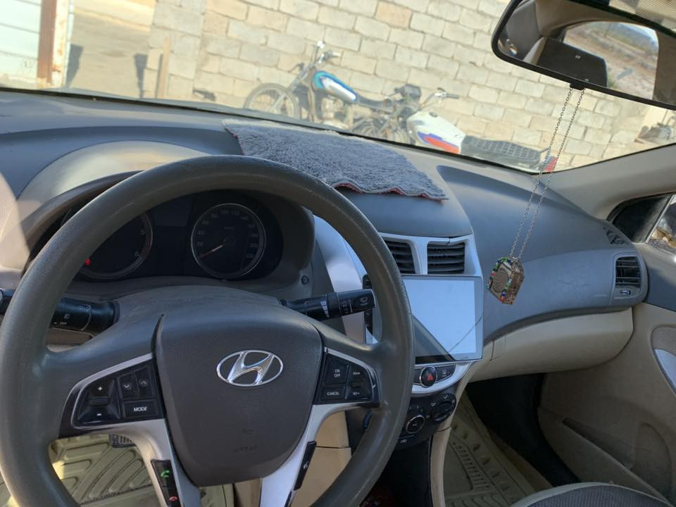 السلام عليكم اكسنت للبيع محرك 1600 رقم واسط انجليزي هزه ما ساقطه بها منظومه غاز محرك وقير انضاف السياره مثل ما موضح بالصوره.السعر.75 هذا رقمي. ***********
