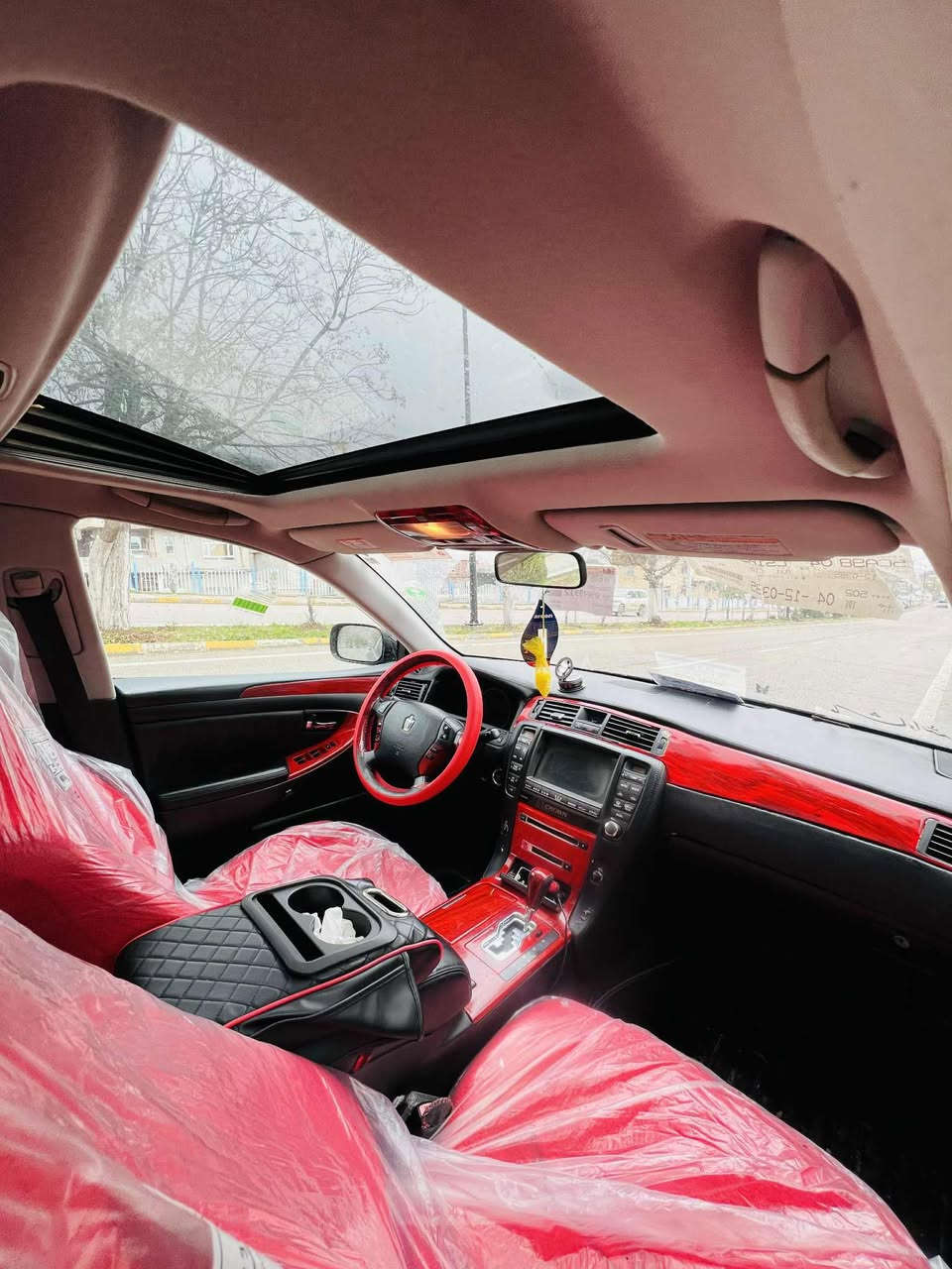 ساق ساق گێڕو مەکىنە180 بچوک بەبچوک قەپات سڵاێت جڵد ھىتەر چوارتاىەو وىل سفر سەىارەکە ماڵى دۆستە 74گەڵاو مەجالێ  براىانە سۆنەرىم  داناوە سەىارەکە زۆر تازەىە مەسرەفى نىە ھەىکەلو ناوى سفرە لەدەربەنىخانم***********
