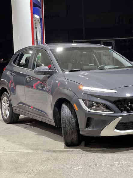 سلام عليكم 
للبيع هونداي كونا موديل 2023 دخول جديد
لون سمنتي مميز و رقم مميز 
بأسمي شخصياً تحويل ثاني يوم 
مكينة 2000 دوش 
ماشية ٢١ ألف ميل 
مواصفات الكونا المعروفة الاعتيادية
حادثها موجود بالمنشور 
جاملغ و بنيد مبدلات و مصبوغات و ايرباك ستيرن طاك
و هذا الشيال مال جاملغ مسحوب و معدل
السعر 157 ورقة و بيها مجال للشراي
مكاني بغداد السيدية 
***********
