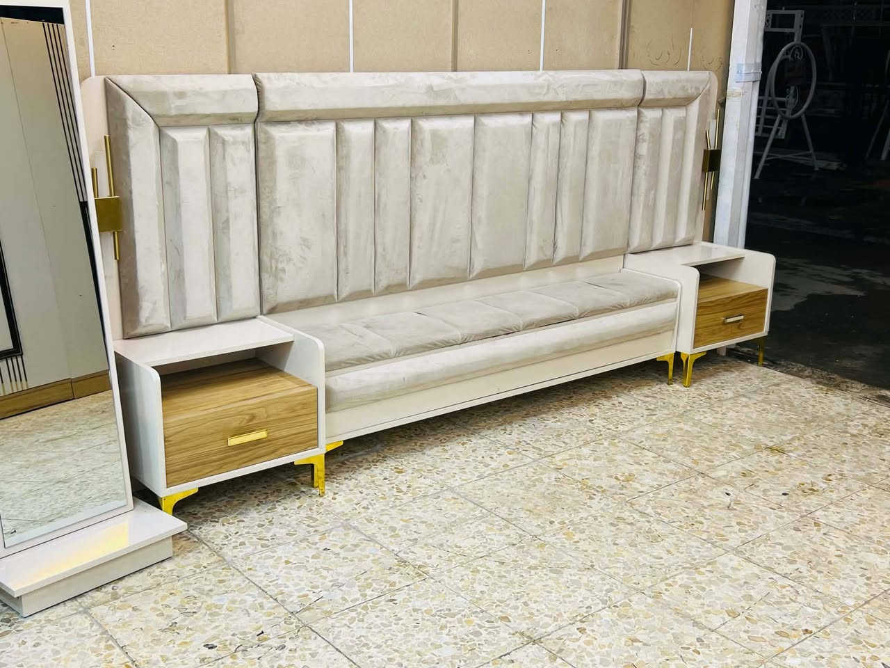 غرفه تركي 11قطعه اصليه ضهر بلوك سرير مخزن برغي وجوي حديد نظافة 95💯 سعرر مليوون و100 شد ونقل مجاني داخل بغداد محافضات بكروه
للحجز اخذ سكرين وتفضل وات ساب ***********
