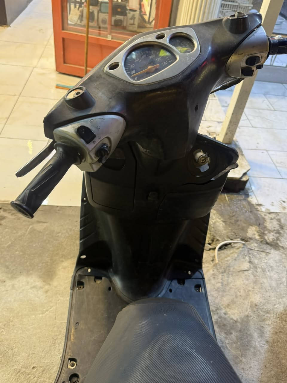 سكنكس نثيه للبيع مكينه شلعه ومعدل نضيفه بس نقص كفرات كلشي بيه شغال ***********سعره 350
