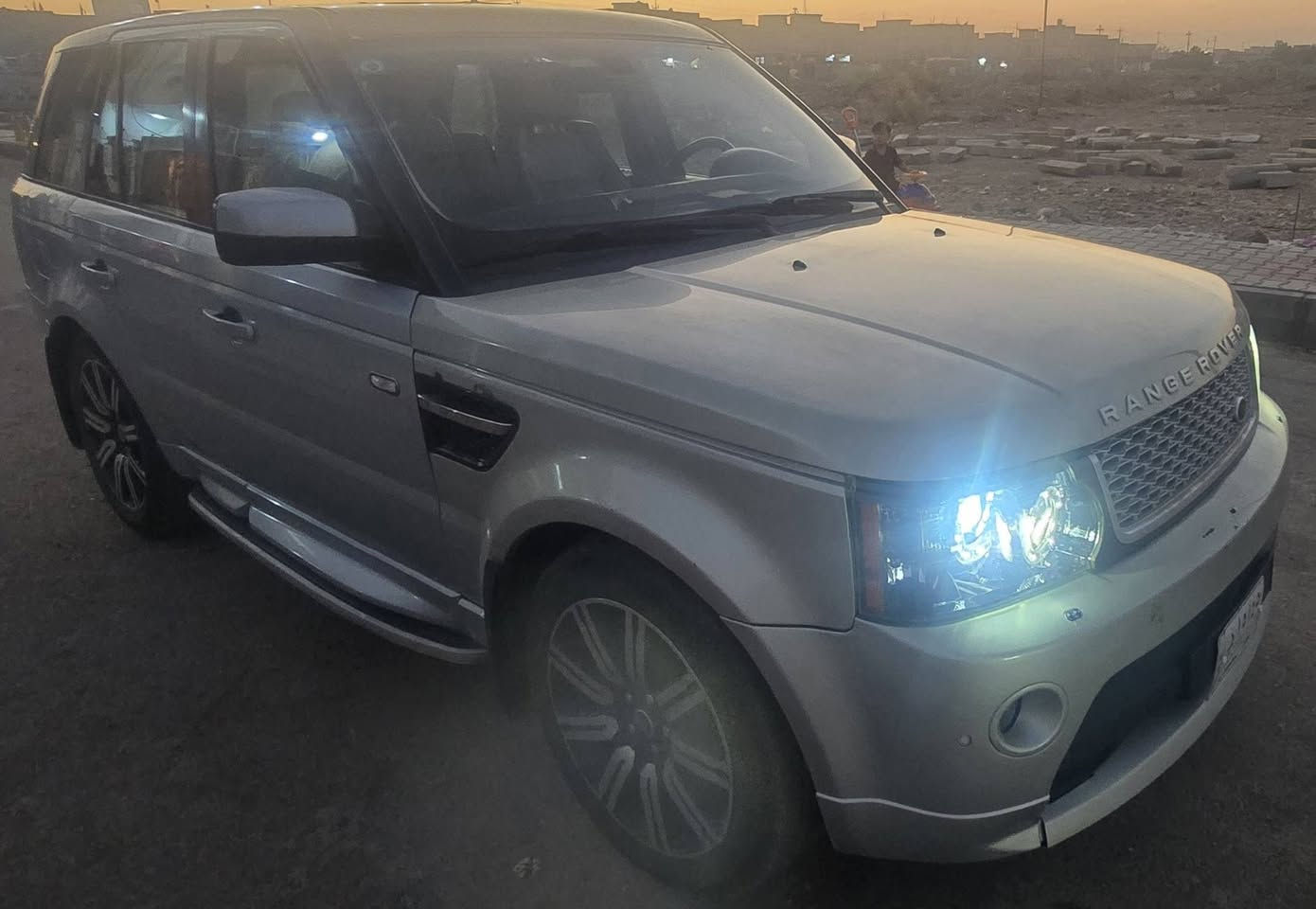 تحية طيبة 

رانج موديل 2008 امحدث 13

محرك عادي المرغوب

رقم بغداد تحويل ثاني يوم 

شاشة لمس كامرة 

سيارة كلها على ابلاد 

جاهزة كير محرك كفالة 

صدر امامي خلفي جديد 

كهربايات جاهزة مجهزة

تخم تاير جديد 

مكفولة من الظربة 

بيع امراوس حسب القناعة 

السعر المطلوب 110 وبيها مجال 

مكان السيارة بلكوت مركز مدينة 

/***********\***********
