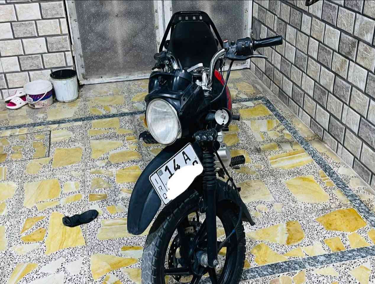 سلام عليكم بوكسر مديل2022رقم نكليزي بصره سنويه 2029دراجه نضيفه عوزه ترتيب اشاير وشغلات خفيفه
محور محرك ستوته وماكاص لشاصي محركه الاصلي موجود عوزه بستم دراجه حلوه سعره مليون  و150وبيه مجال لشراي 
عنوان بصره 
***********
