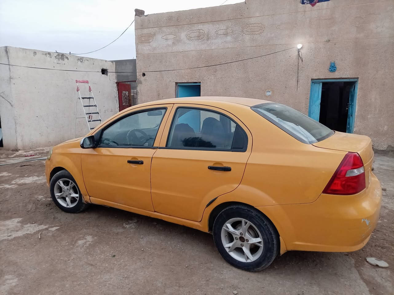 افيو موديل 2008 كير عادي بيه خيط بخار سعر 40 ورقه وبيه مجال للشراء التواصل ***********
