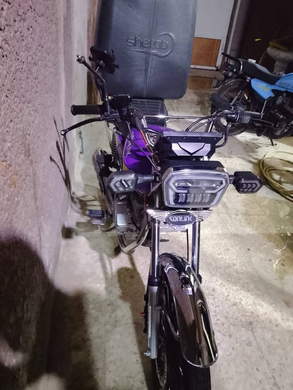 سلام عليكم السلام عليكم لبيع دراجه يرانيه موديل ٢٥ دراجه جديده مكينه بيضه دراجه ما ماشيه هواي سعر ٨٧٥ وبيه مجال قليل العنوان شعب شارع صحه رقم الهاتف ***********
