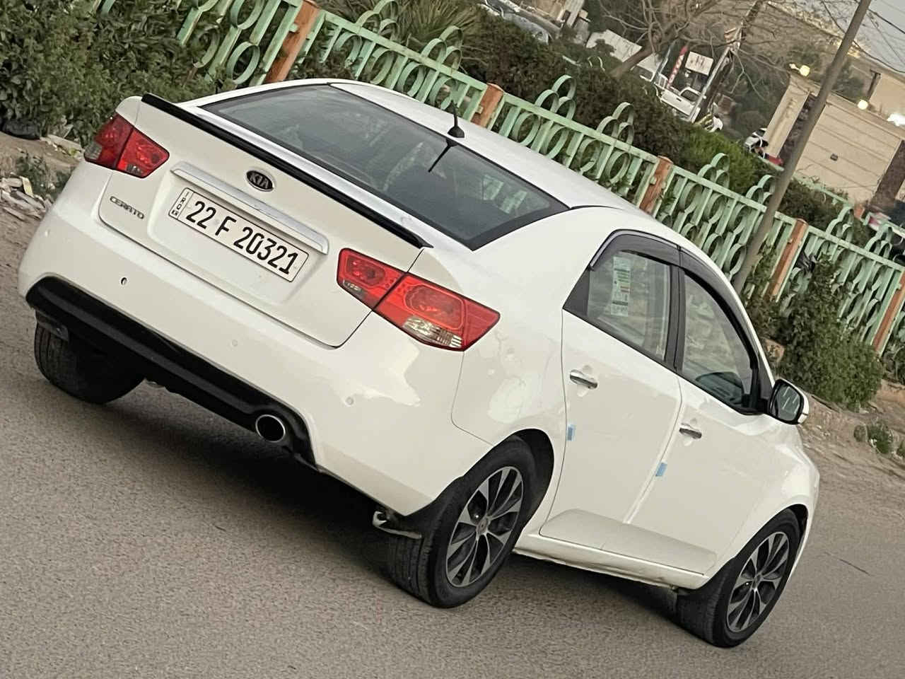 سيراتو ٢٠١٢ خليجي 
سعر ١٠٣ بيهة مجال شراي
بيهة صبغ باب سايق اثر شخط
باقي كلة مكفول سيارة وضع شركة
موصفات نص فول 
تحكم ستيرن جهيتن مانع نزلق
بلوتوث حاكيا يدات نيكل 
شفتات بلستيرن حساسات خلفية
داخل لونين شاير بلمري مري شفط
محرك ١٦٠٠ لا تبخير ولا تنقيص
رقم اربيل دولي بسمي هزة سنوية جديدة
سيارة جاهزة ما بيهة اي نقص 
ماشية ١٥٠ حقيقي
مكان سيارة بغداد الشعب
رقمي***********
