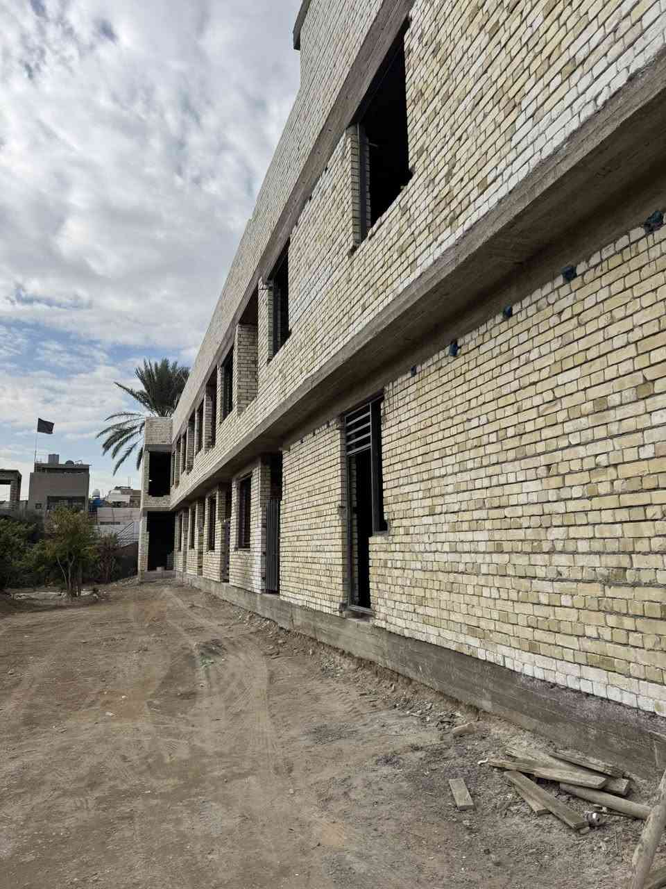 من رخصة ادارة الگروب …
بيوت ٥٠ م للبيع ملك زراعي (انذار كاتب عدل ) تسليم مفتاح 🔑 بناء درجة أولى في 📍سبع ابكار سوك السمچة قرب منتزه الهبي دي /يوجد على شارع ٧م وعلى ٣ ونص متر  .
وتتوفر كل الخدمات(مجاري + مقرنص).
يحتوي على : غرفتين + مطبخ + استقبال + خدمات صحية + بيتونة وسطح .
السعر  مناسب جداً..
للأستفسار : ***********
