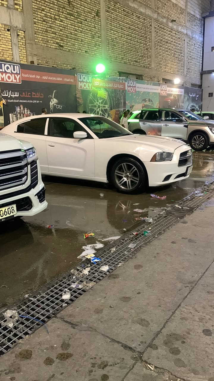 سلام عليكم 
جارجر موديل 11 
مواصفات عاديه شاشه زغيره كير كصبه رقم بغداد الالماني بسم ولد صديقي سنويه لل82 
السياره جاهزه مابيهه اي شي تخم تاير جديد ويل 18 خليجي الاصلي مو تجاري لايت زنون العالي نهار والناصي ليموني يخبل 
بيهه الجاملق الامامي وباب وره السايق مصبوغ
مكان السياره بصره كزيزه ***********
السعر 145 وبيهه مجال لشراي
