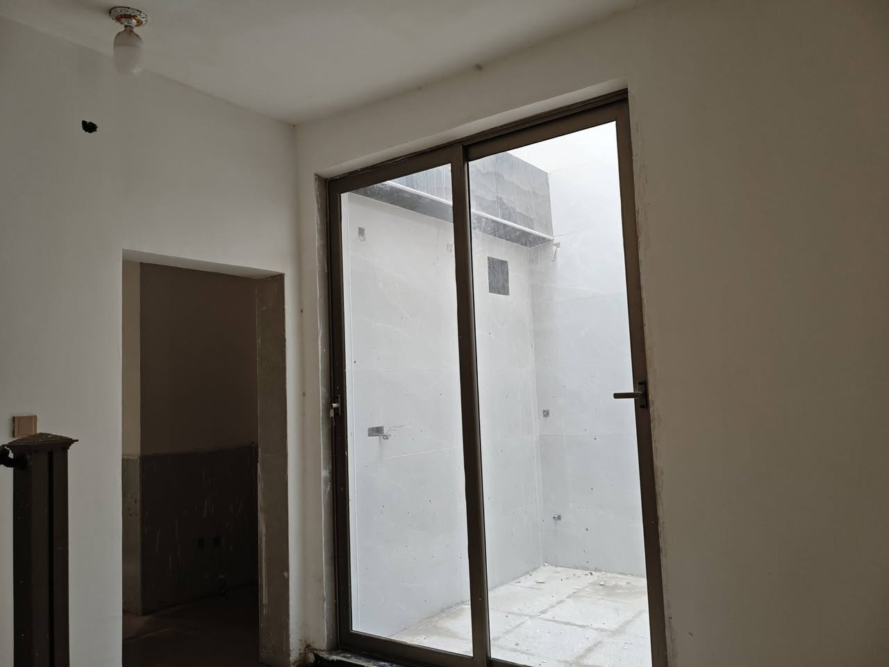 إعلان 📣 رقم 30
 {للبـيـــع فـي السماوة حي الشراكية الثالثة  }
                 {الــــحصانة  للتسويق التجاري و العقاري }

المساحة  300 متر 

 دار طابقين للبيع 📌

تفاصيل/يحتوي على ثلاث غرف نوم كبار ومطبخ وحمام داخلي وخارجي 
وحديقه خارجيه وداخلية وكراج وبراني كبيره وغرفه سويت .
ملاحظة دار مطلوب للمصرف ١٠٠ مليون دينار عراقي وغير مسكون .

موقع  _السماوة حي الشراكية الثالثة مجمع بوابه المثنى 
مقابيل شارع الحولي رئيسي 
تفاصيل الدار  كما موضح بالصورة 

#لمعرفة_السعرـ #الاتصال على رقم هاتف 
***********
_____________________
للاستفسار:

‌‎(( الحصانة   للتسويق  التجاري والعقاري حيثٌ تَلتَقي الرُوٌية ,بلتَمَيٌز ))

‌‎🪙كل ماعليك الاتصال أو المراسلة على الصفحة 🪙

☎️***********
***********
أو زيارة مكتب الحصانة للعقارات في منطقة الاسكان شارع الاسكان الرئيسي
