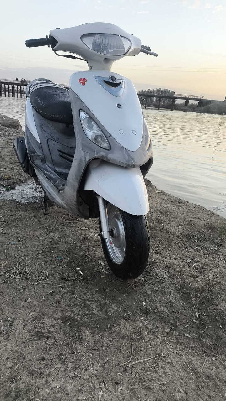 ماكس قجمه رمبه ما مفتوحه هندر كهربايات
كله شغال دراجه بلاديه 49 دراجه حلوه وكامله لا دخن ولا تنقص ومختمه دراجه السعر 700 وبيه مجال  العنوان (كرمت علي) رقمي ***********
