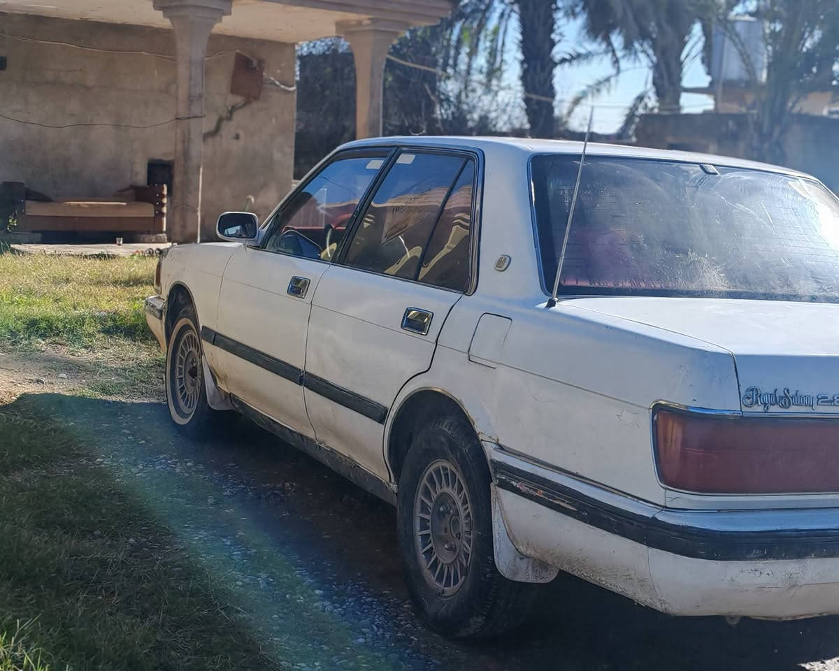 السلام عليكم سيدان موديل 90 كير ومحرك بطه شرط صدر جديد تواير جدد تدفئه تبريد كلها شغاله رقم نينوى سنوبه خضره مااندل راعيها السعر 25 وبيها مجال للاستفسار الاتصال على الرقم *********** 
يرهم مراوس
