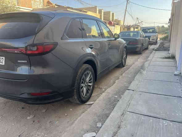 السلام عليكم 
اقره المنشور كلشي مذكور 

مازدا cx90  موديل ٢٤ ماشيه ١٢ الف كيلو   بريفيد بلس  بيها حادث امريكا  جاملغ جهة اليمين وبنيد  مبدلات نفس اللون   رقم سليمانيه باسمي  

صار بيها حادث بغداد  والصور موجوده بالمنشور   الحادثين بدون دواخل تبدل بيها بابين وجاملغ امامي جهة اليسار  نفس اللون الجاملغ الخلفي  صبغ فقط السياره بدون دواخل نهائياً شاصي لغود كله بلادي  ايرباك ستيرن فقط   محرك ٦ سلندر  تيربو ملد هايبرد    السعر ٢٤٠ وبيها مجال للشراي   للاتصال ***********
