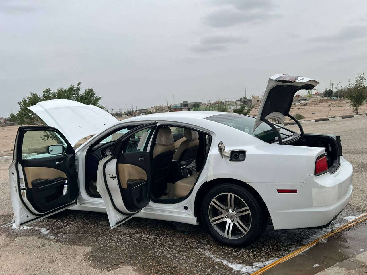 جارجر 12كفاله بيه شبر بارد بل جاملغ الخلفي اوبيه ااصبعين بل بنيد السياره جاهزه للخير من كلشي كنديه السياره اريد امروس اوباما جارجر من ال15اوفوك السعر 155قفل *********** المكان بصره
